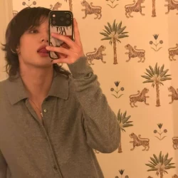 عکس 𝔎𝔨𝔞𝔪𝔦