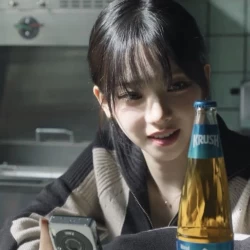 عکس 𝗄𝖺𝗋𝗂𝗇𝖺