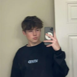 عکس 𝗔𝗿𝘀𝗵𝗶𝗮