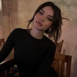 عکس 𝘩𝘢𝘴𝘵𝘪