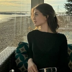 عکس 𝑀𝑒𝓁𝒾 ᥫ᭡🥀