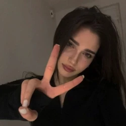 عکس Angela
