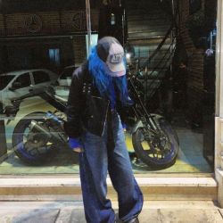 عکس من زندم اما........