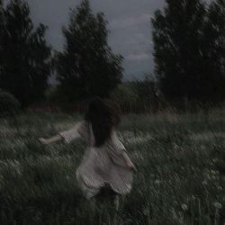 عکس اگه یه روز یه پرنده میشدم........🫶🏻✨🕊