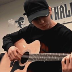 عکس Come on !Lemme play guitar for ya