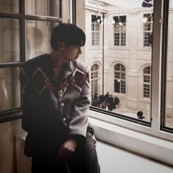 عکس 𝑳𝒐𝒗𝒆 𝒎𝒆 𝒂𝒈𝒂𝒊𝒏◉