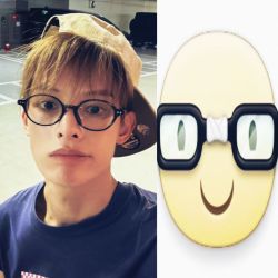 عکس 𝖨𝗍'𝗌 𝗆𝖾　　𖤐𝗆𝖾𝗁𝗋𝗂