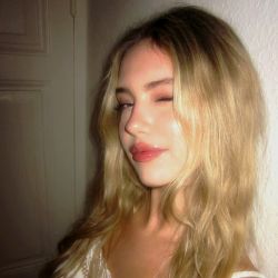 عکس 𝗡𝗲w𝘀p𝗮𝗽e𝗿