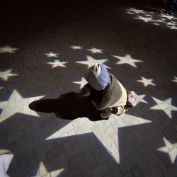 عکس 𝒔𝒕𝒂𝒏𝒅𝒊𝒏𝒈 𝒏𝒆𝒙𝒕 𝒕𝒐 𝒚𝒐𝒖