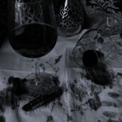 عکس ♱𝐓𝐨𝐨 𝐥𝐨𝐮𝐝 𝐚 𝐬𝐨𝐥𝐢𝐭𝐮𝐝𝐞..