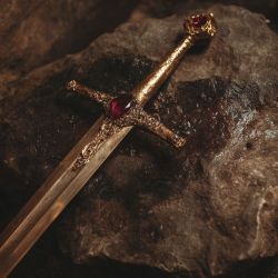 عکس 𝓨𝓸𝓾𝓻 𝓬𝓪𝓼𝓽𝓮𝓵༒︎