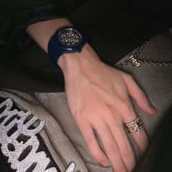 عکس 𝘸𝘦𝘢𝘱𝘰𝘯🫀