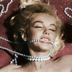 عکس 𝘯𝘰𝘵 𝘵𝘰𝘥𝘢𝘺, 𝘮𝘢𝘺𝘣𝘦 𝘵𝘰𝘮𝘰𝘳𝘳𝘰𝘸