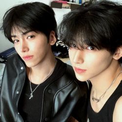 عکس 𝘊𝘢𝘭𝘭 𝘮𝘦