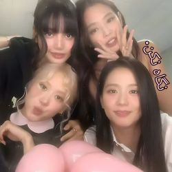 عکس 🎀✨️کدوم یک از اعضای بلک پینک رو دوست داری؟؟