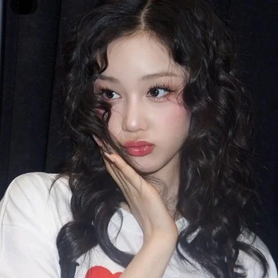 عکس 🍎 𝐚 𝐬𝐨𝐮𝐯𝐞𝐧𝐢𝐫 𝐟𝐨𝐫 𝐭𝐨𝐫𝐢𝐧❕