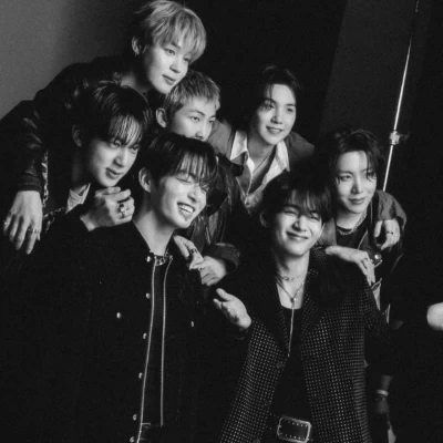 عکس متن آهنگ های جدید BTS (2026)