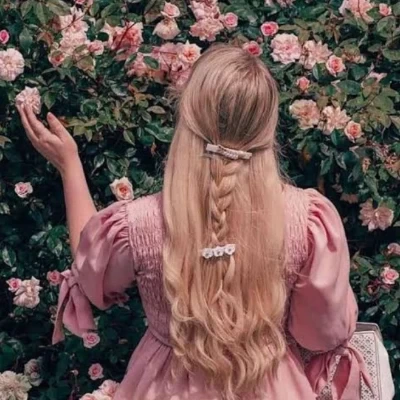 عکس 𝒲ℎ𝒶𝓉 𝓈𝓊𝓃 𝓈𝒶𝒾𝒹 𝓉ℴ 𝓂ℴℴ𝓃?