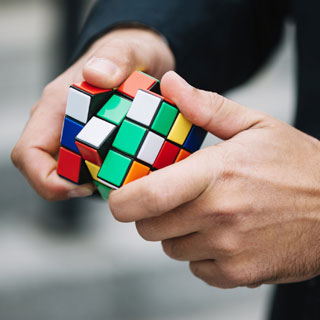 عکس 4 علامت که نشان می دهد شما نابغه هستید