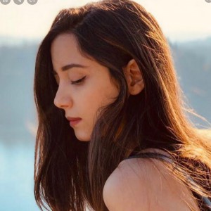 تست طرفداری میا پلیز(چقدر میا پلیز رو میشناسی؟)