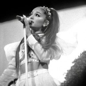 عکس چقدر اریانا رو میشناسی