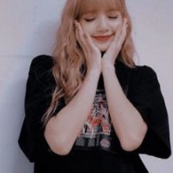 عکس چقدر ليسا رو ميشناسي؟