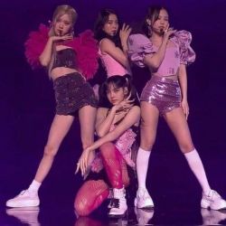 عکس بلک پینک رو چقد میشناسی💕