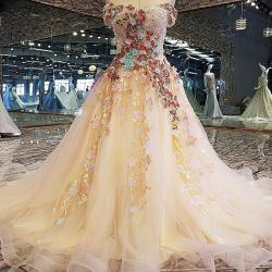 عکس لباس عروسیت چه شکلیه🍫