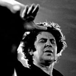 بیوگرافی Mikis Theodorakis