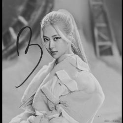 {3} BLACK &WITH PHOTO OF QUEEN ROSE