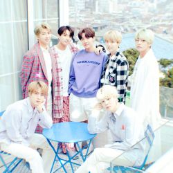 عکس چقدر بی تی اس رو میشناسی