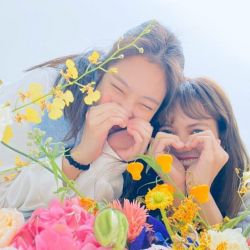 عکس از کاپل جنیسا(جنی و لیسا)