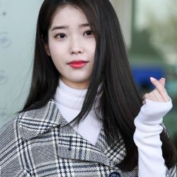 عکس IU رو چقدر میشناسی