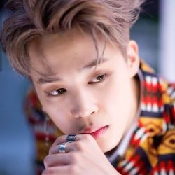 بیاتو عکس از جیمین ببین برو🤤