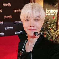 عکس آیدل شدن و عشق به جی هوپ p123 و یکمی از 4