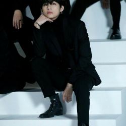 عکس چند تا عکس از تهیونگ💜