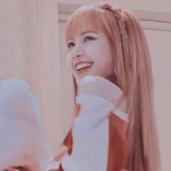 چند تا عکس خوشگل از لیسا 😍💫