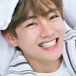 اگه دنبالم میگردی اینجا پیدام کن:)