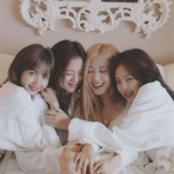 میتونی اعضای بلک پینک رو بدون چهره تشخیص بدی؟