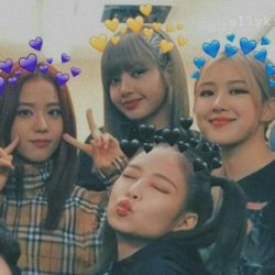 عکس چند عکس خوشگل از بلک پینک💙😁