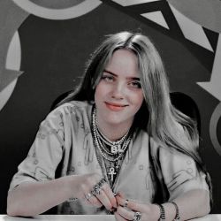 منطق عجیب مامانا😐💙