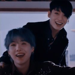 خنده با بی تی اس:)