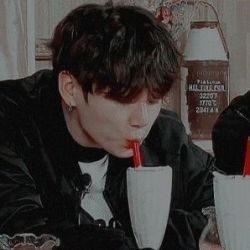 عکس انتخاب کن و تکست جونگکوک رو ببین!