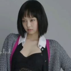 جنی با موهای کوتاه و چتری♡