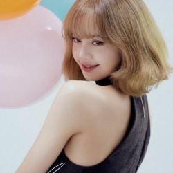 چند تا عکس از لیسا💃