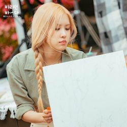 عکس عکس از رزی🖤🤍