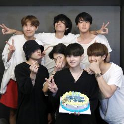 یه لحظه بیا تو(خبر از نامی🤐💕)