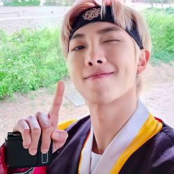 برنامه آرمی های ایرانی واسه ی تولد نامجون 🤗💖😍😇