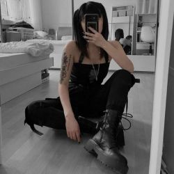 دیگه خیلی کم ( شاید هفته ای ی بار یا ی ماه ی بار ) میام سایت‌🌷