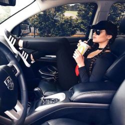 عکس دوراهی بی تی اس۱🥺🍓🍓